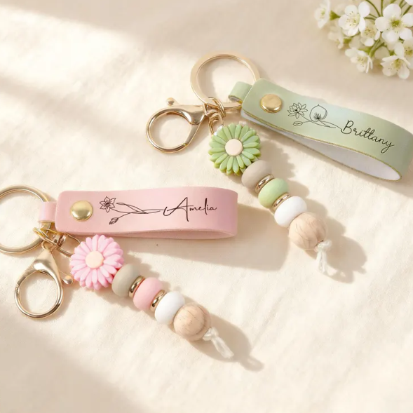 Personalized PU Leather Keychain Daisy Bead Pendant¨C Custom Name, Birthday Flower Keychain, Perfect Bag Charm, Mother's Day Anniversary Gift