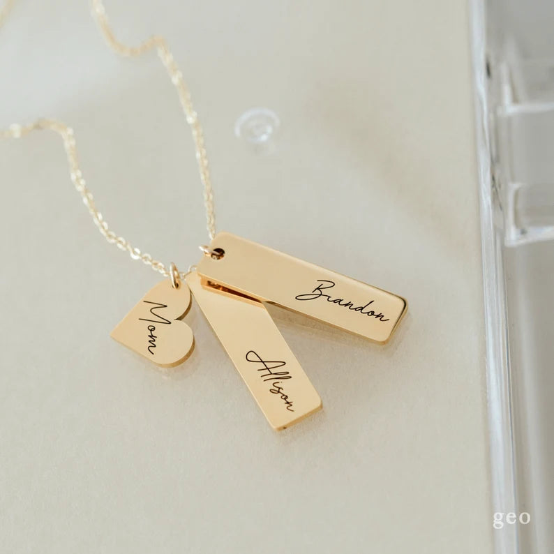 Custom Name Necklace Personalized Gift Christmas Mama Necklace for Mom Gift for Mom Pendant Necklace Charm Necklace Mom Jewelry Gift for Her