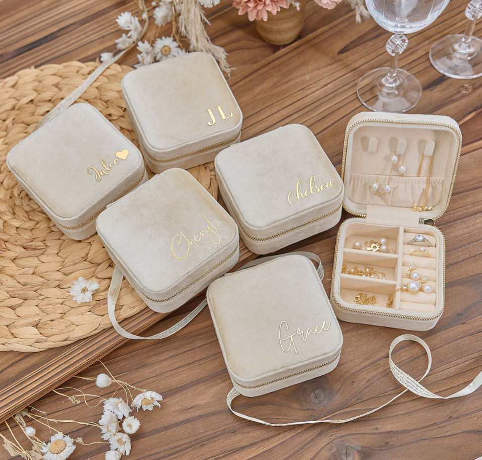 Personalized Jewelry Box, Custom Velvet Travel Case, Wedding Favors, Bridesmaid Gift, Birthday Gift, Gift for Her, Best Gift for Mom