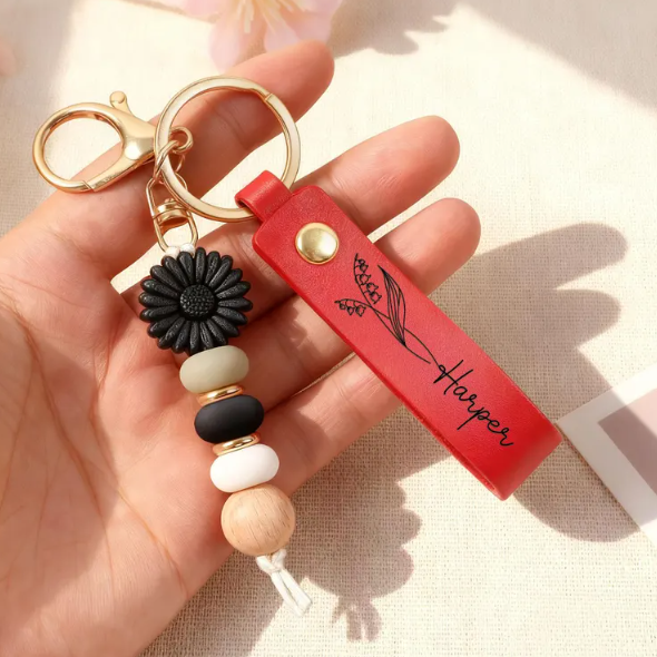 Personalized PU Leather Keychain Daisy Bead Pendant¨C Custom Name, Birthday Flower Keychain, Perfect Bag Charm, Mother's Day Anniversary Gift
