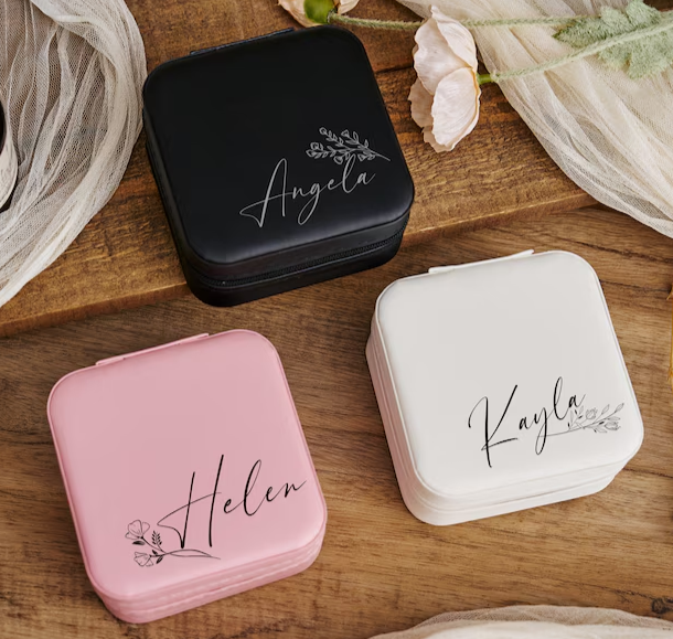 Personalized bridesmaid jewelry travel box, bridesmaid gifts, gift for her, mother's day gift, gift for bridal party, gift for bridesmaid