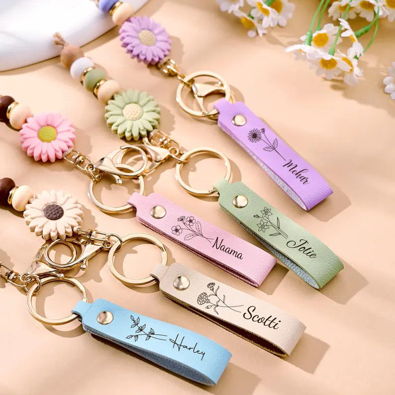 Personalized Birth Flower Keyring, Daisy Beaded Keyring for Girls, Gift for Her, Custom Text Faux Leather Keyring,Bag Charm,Bridesmaid Gifts