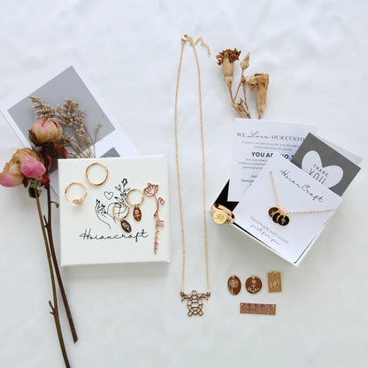 Personalized Birth Flower Disc Necklace, Month Initial Charm Necklace, Chain Necklace Jewellery, Christmas Bridesmaid Gift for Wedding/Mom