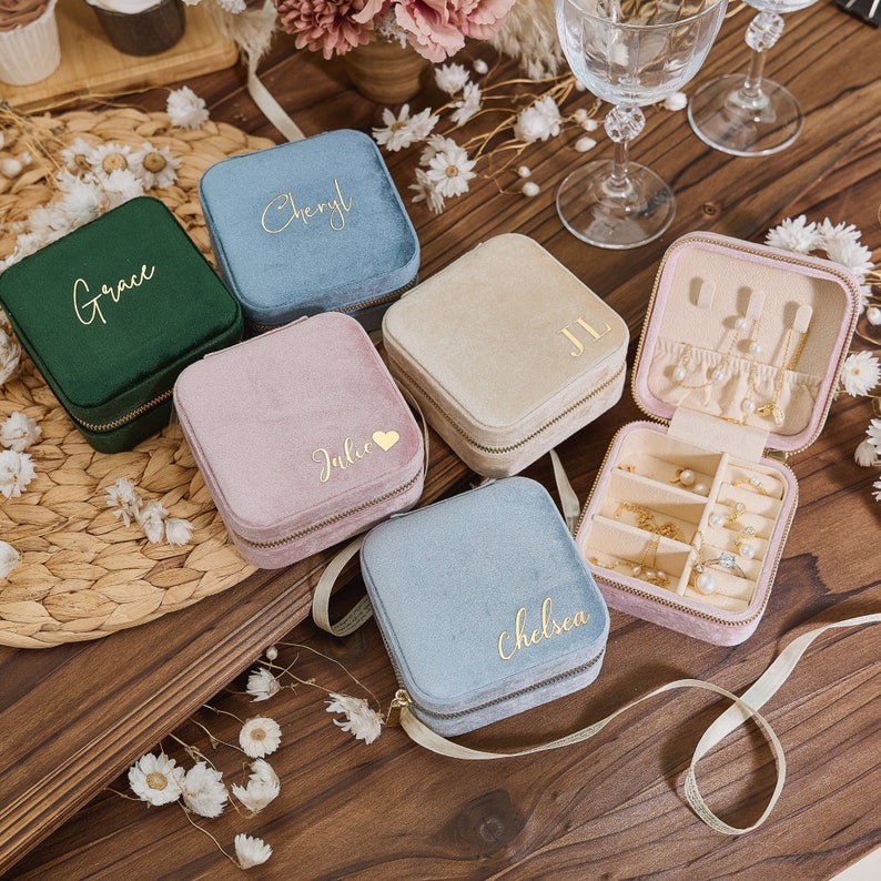 Personalized Jewelry Box, Custom Velvet Travel Case, Wedding Favors, Bridesmaid Gift, Birthday Gift, Gift for Her, Best Gift for Mom