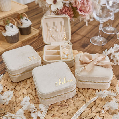Personalized Jewelry Box, Custom Velvet Travel Case, Wedding Favors, Bridesmaid Gift, Birthday Gift, Gift for Her, Best Gift for Mom