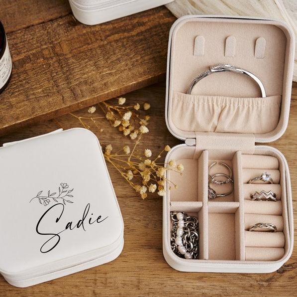 Personalized bridesmaid jewelry travel box, bridesmaid gifts, gift for her, mother's day gift, gift for bridal party, gift for bridesmaid