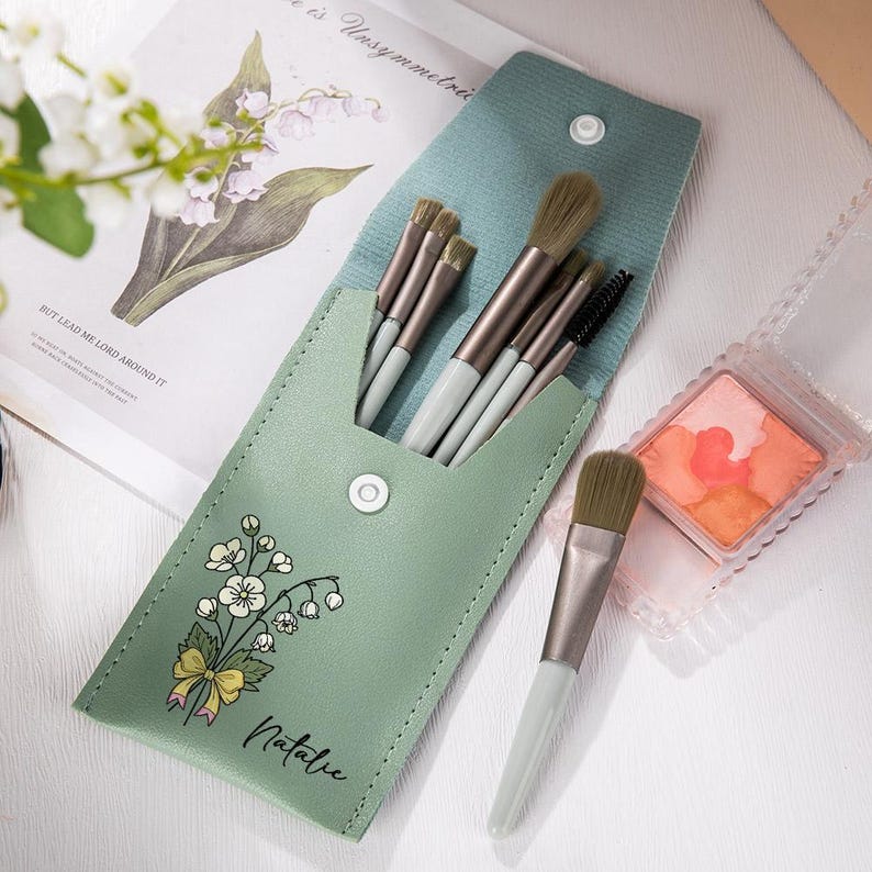 Personalized Birth Flower Bouquet Portable Leather Makeup Brush Bag with 8 Makeup Brushes Travel Essentials Birthday Gift for Women