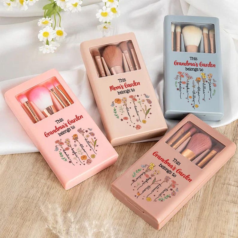 Personalized 1-12 Birth Flower Names Makeup Brush Box Set with 5 Pcs Brushes and Mirror Travel Accessories Mother's Day Gift for Mom Grandma