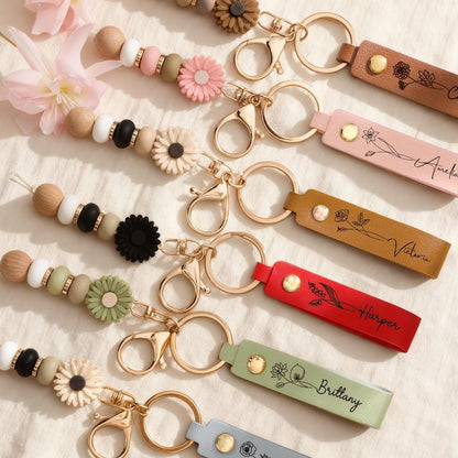 Personalized PU Leather Keychain Daisy Bead Pendant¨C Custom Name, Birthday Flower Keychain, Perfect Bag Charm, Mother's Day Anniversary Gift