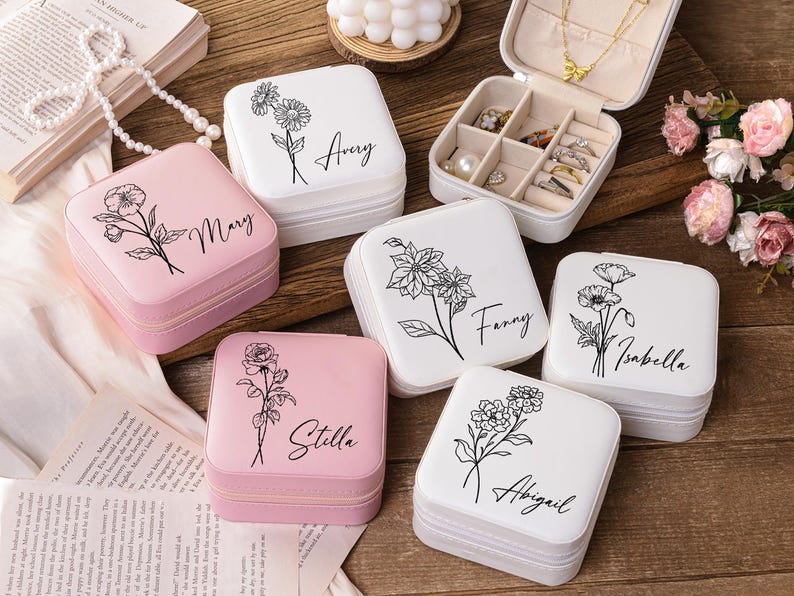 Personalized travel jewelry box,Bridesmaid Gifts,Bridesmaid Jewelry Case,jewelry box with birth flower,Custom Name Jewelry Box,gift for her