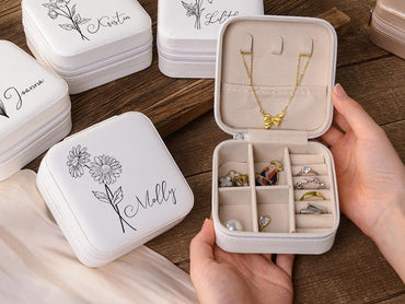 Personalized travel jewelry box,Bridesmaid Gifts,Bridesmaid Jewelry Case,jewelry box with birth flower,Custom Name Jewelry Box,gift for her